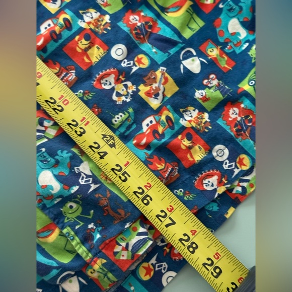 Disney Pixar Parks Button Up Camp Shirt Mens Hawaiian Style Size M - Picture 10 of 10